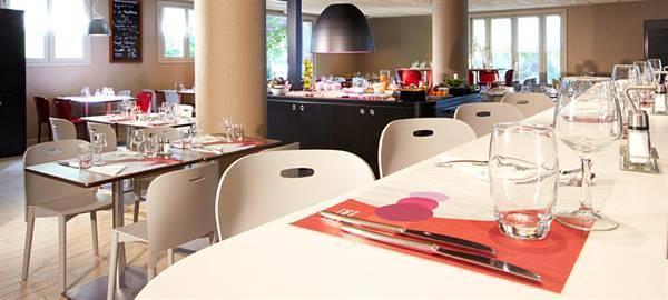 Hotel Campanile Sud - Pont De L'arc 3*
