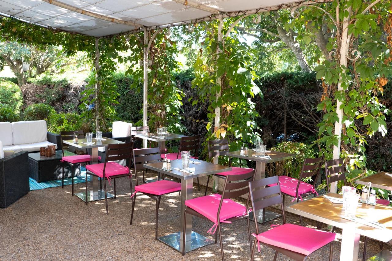 Hotel Campanile Sud - Pont De L'arc 3*
