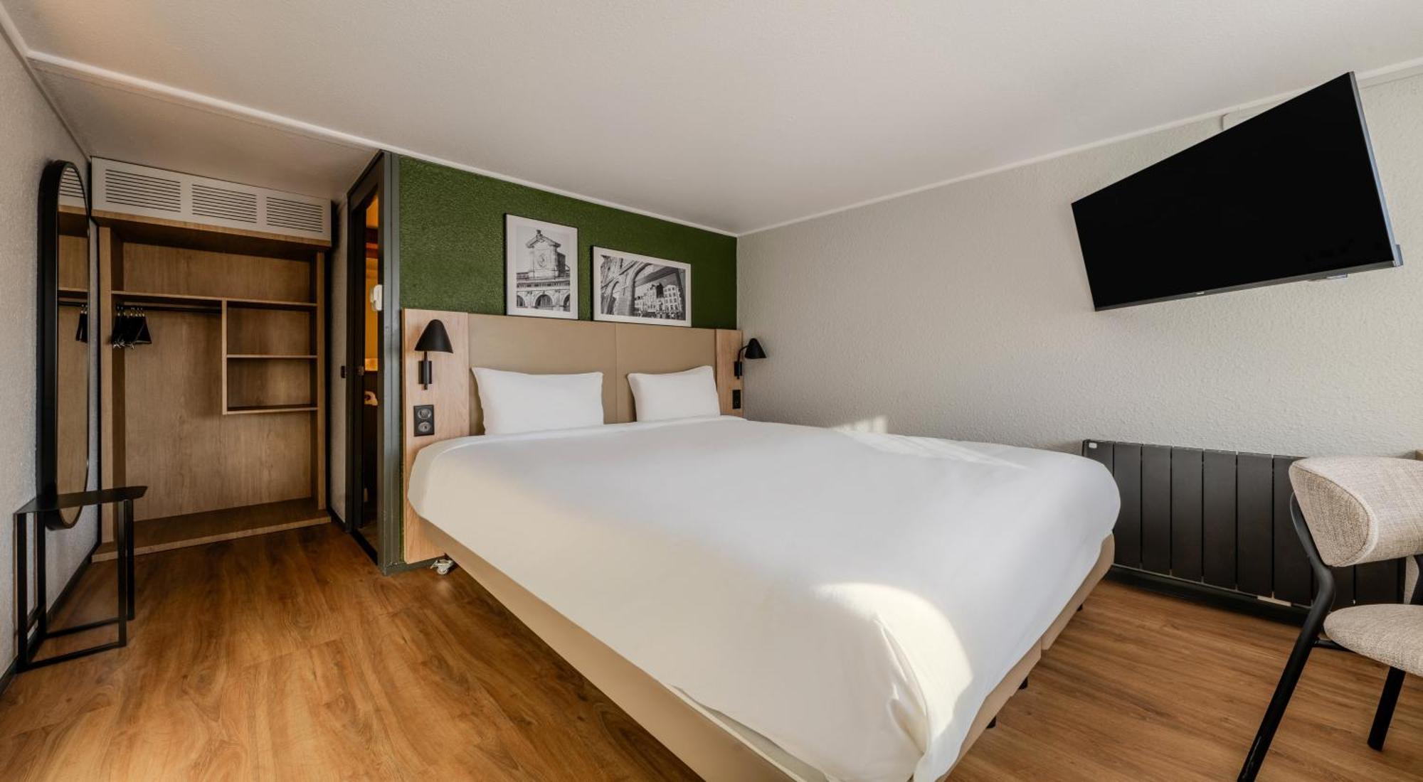 Hotel Campanile Sud - Pont De L'arc